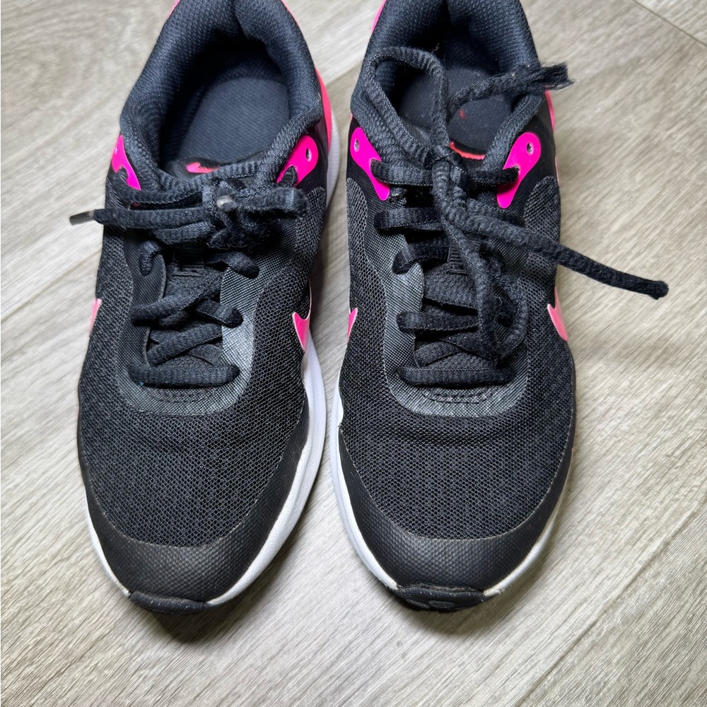 Nike Black and White Sneakers
